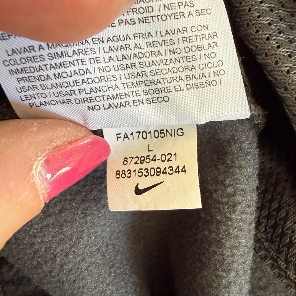 Nike Dri-FIT Therma Swoosh Tapered Basketball Athletic Sports Pants in Gray - Picture 7 of 8
